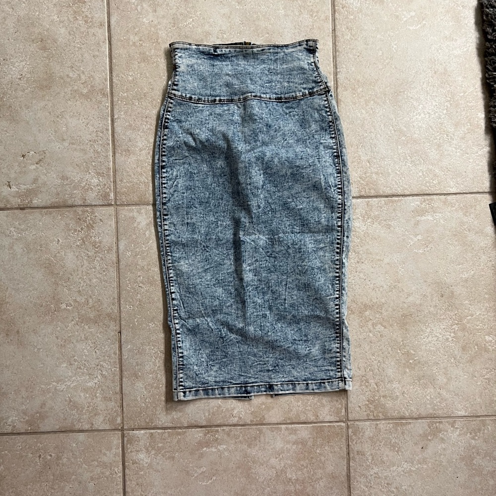 Hot Miami Styles high waisted jean skirt